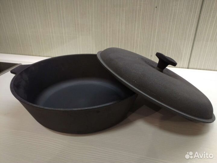 Чугунная жаровня и кастрюля марки Syton