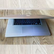 Macbook Pro 17 2011 i7 2.3Ghz 8G 256SSD