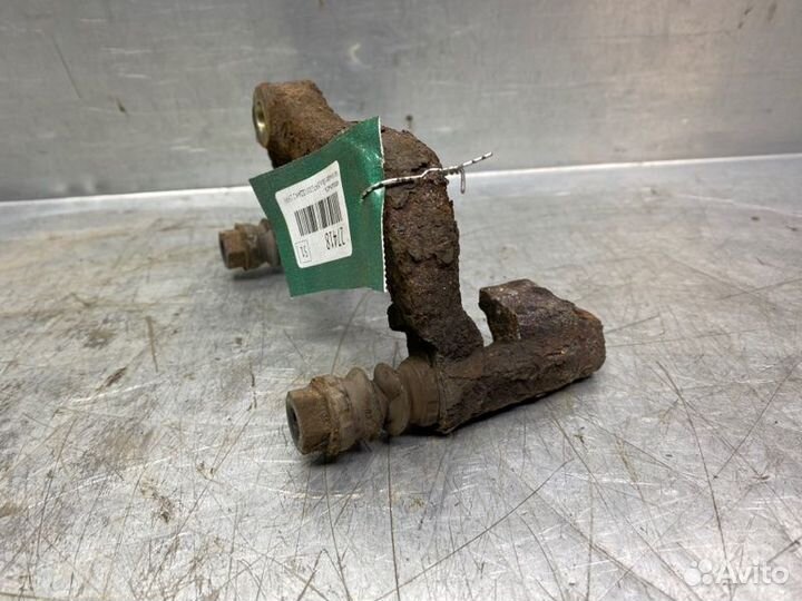 Скоба суппорта заднего левого Volkswagen Bora