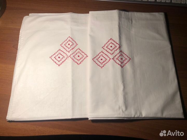 Наволочки с вышивкой 2 шт новые