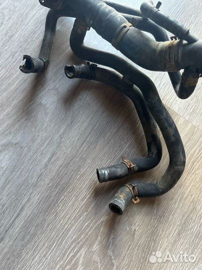 Патрубок системы охлаждения Skoda Octavia A4 AGU