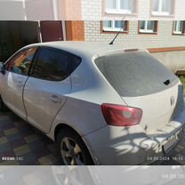 SEAT Ibiza 1.6 AMT, 2012, 140 000 км, с пробегом, цена 650 000 руб.