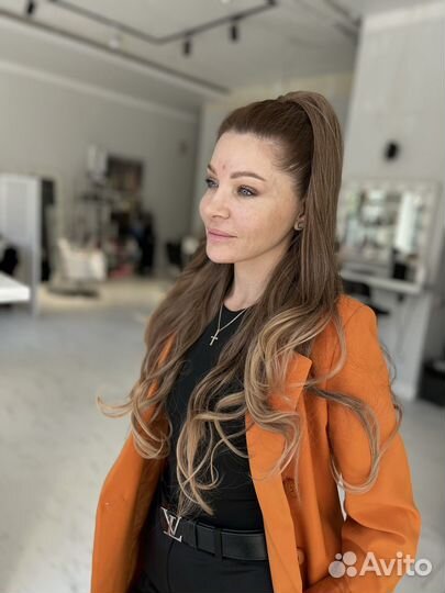 Волосы на заколках шиньон хвост