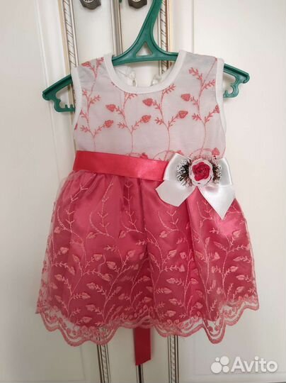 Платье нарядное и др. детские вещи