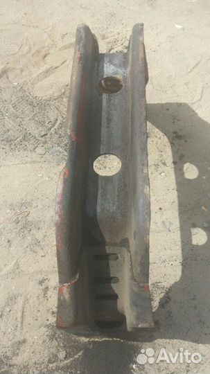 Траверса рамы Renault Premium