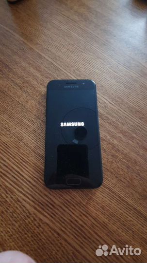 Телефон Samsung galaxy a3 2017