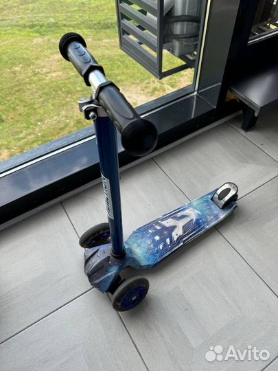 Самокат детский reaction mic 3.0 светящиеся колеса