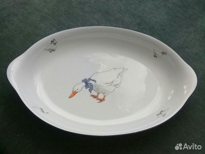 Большое глубокое блюдо фарфор 