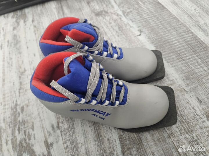 Лыжные ботинки