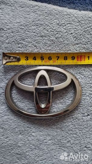 Эмблема toyota
