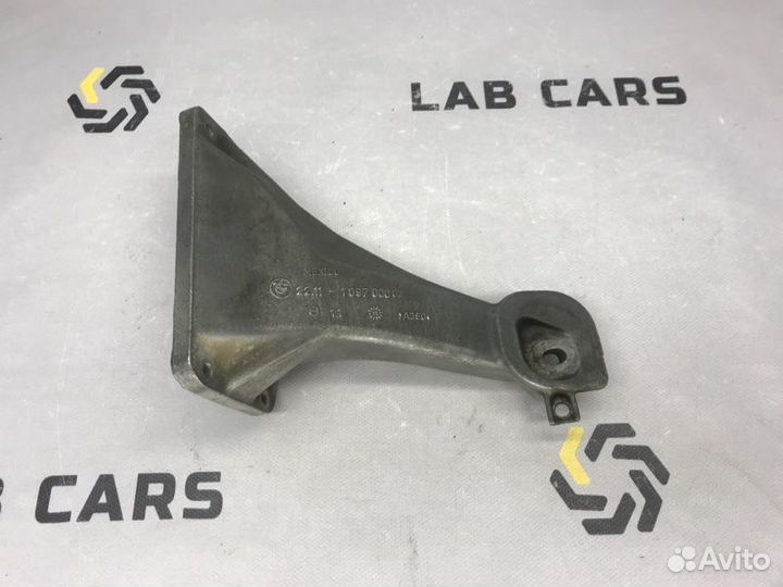 Кронштейн опоры двигателя правый Bmw X5 E53 M54