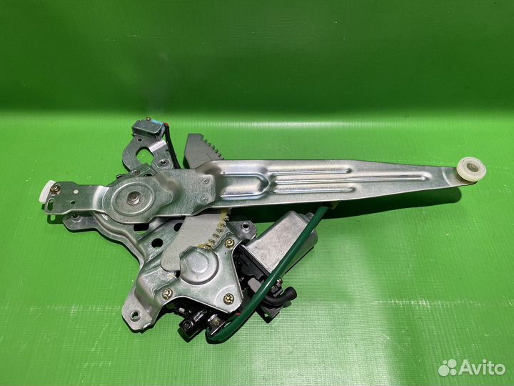 Стеклоподъемник задний правый L200 1996-2006