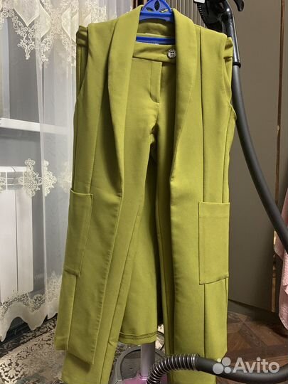 Брючный костюм женский