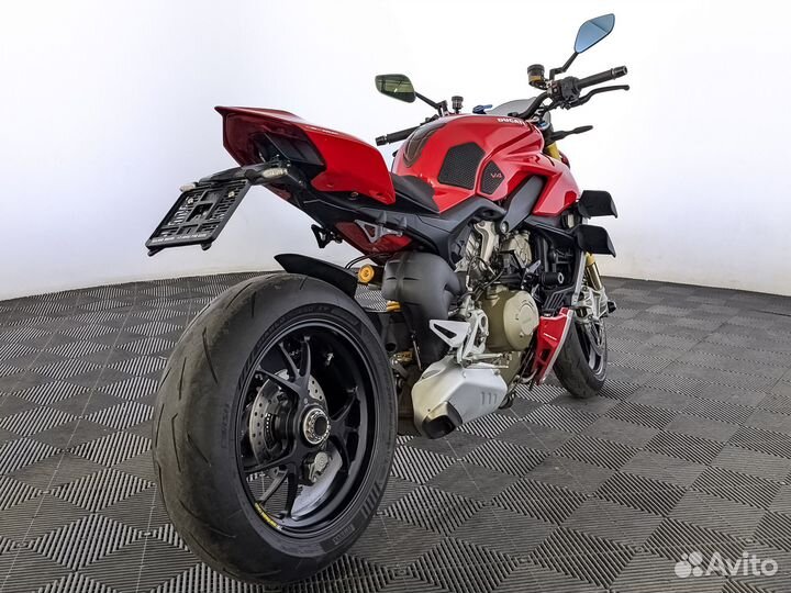 Ducati Streetfighter V4S