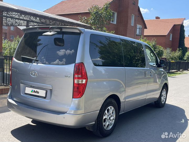 Hyundai Grand Starex 2.5 AT, 2016, 140 000 км