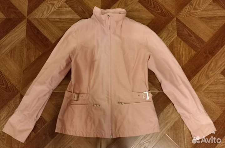 Ветровка женская