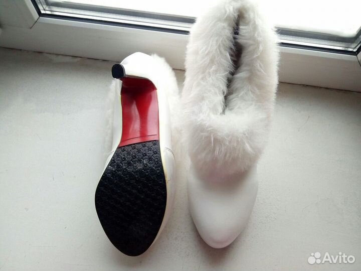 Шуба, ботильоны. Свадьба