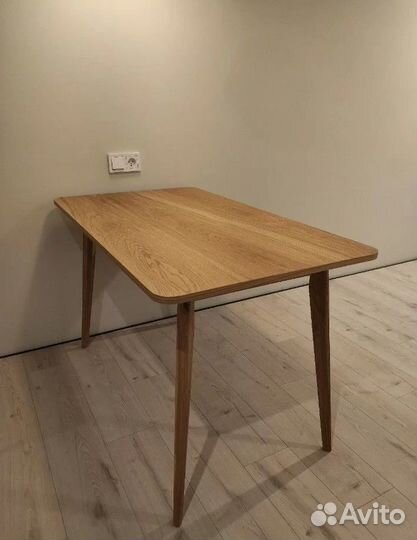 Стол обеденный из массива