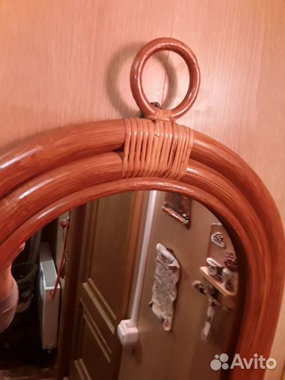Зеркало настенное из ротанга