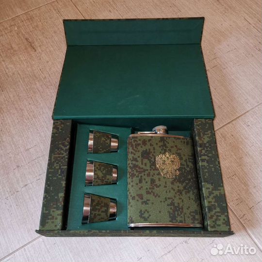 Мужской подарочный набор фляжка с рюмками