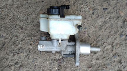 Главный тормозной цилиндр Шкода Октавия А5 1.4