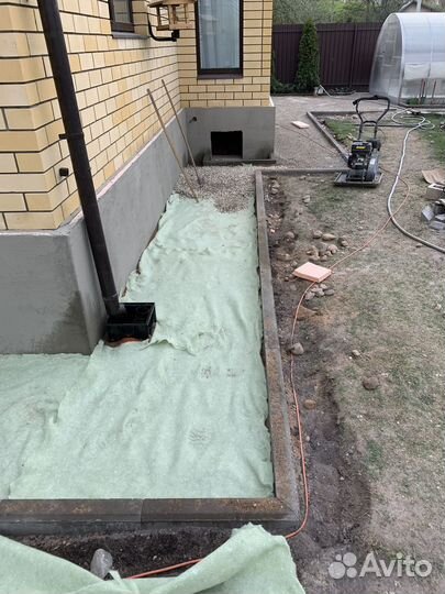 Укладка тротуарной плитки брусчатки