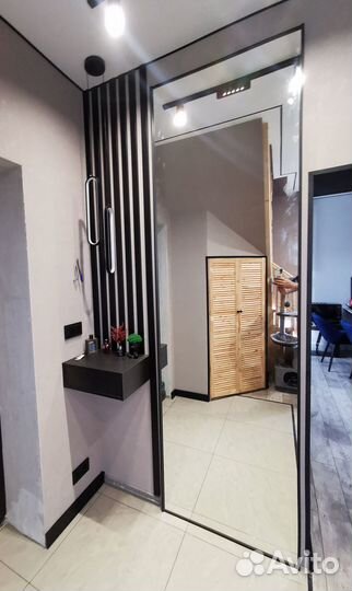 Зеркало настенное в раме