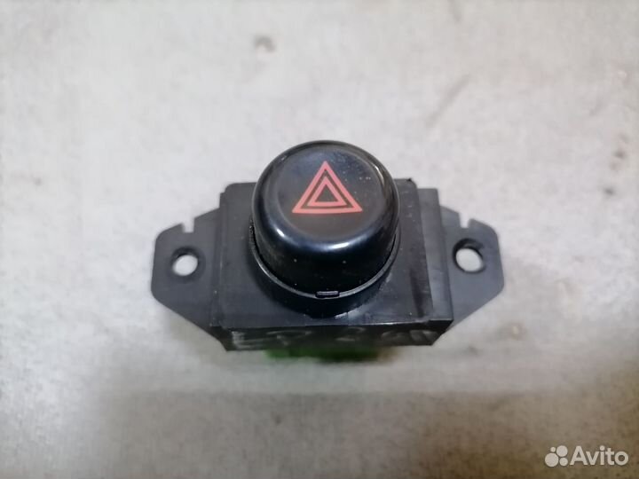 Кнопка аварийной сигнализации Mitsubishi Lancer 8
