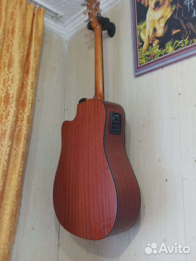 Электроакустическая гитара