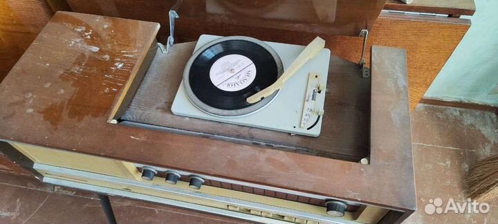 Ламповый радиоприемник с пластинками