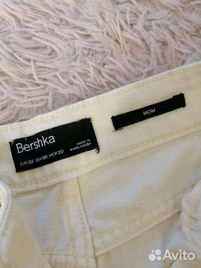 Джинсы bershka mom