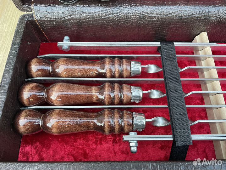 Пoдaрочный набор шампуров в кейсе 