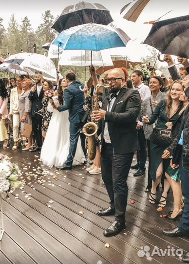 Саксофонист музыкант на мероприятие праздник день