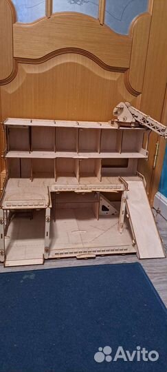 Парковка для машинок из дерева