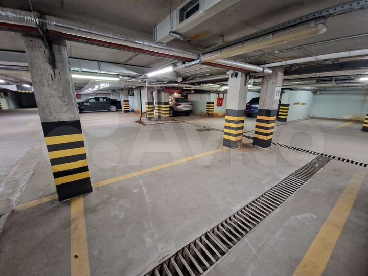 Машиноместо, 14 м²