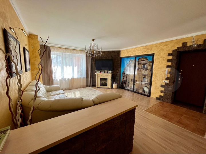 3-к. квартира, 91 м², 3/6 эт.