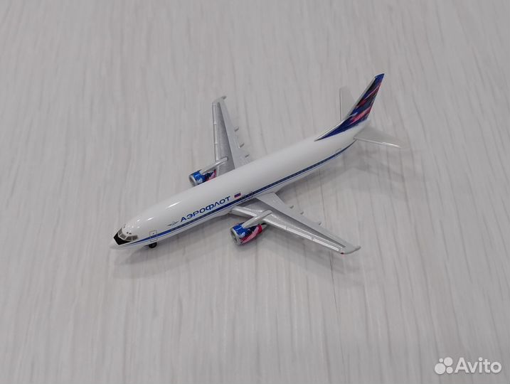 Самолёт в коробке. Boeing 737-400 