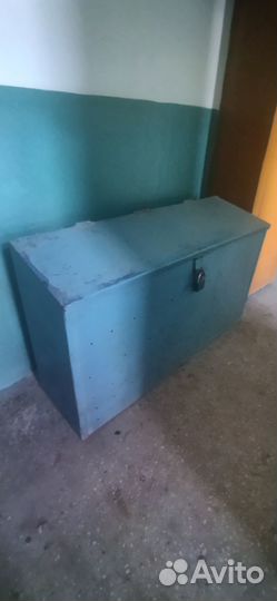 Ящик хозяйственный металлический в подъезд
