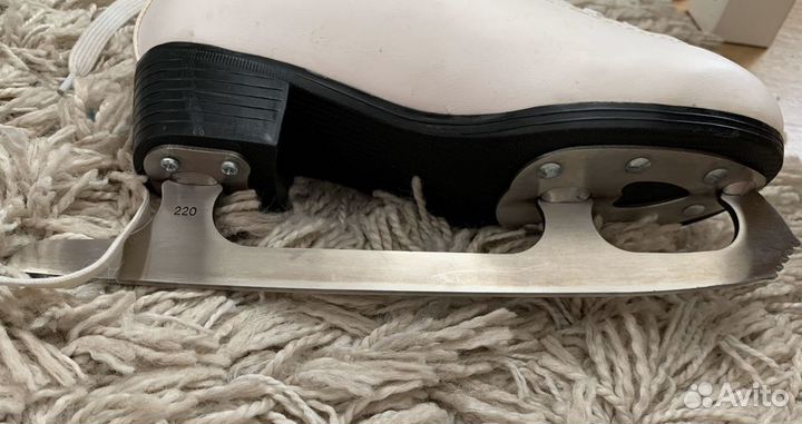 Фигурные коньки ice blade naomi