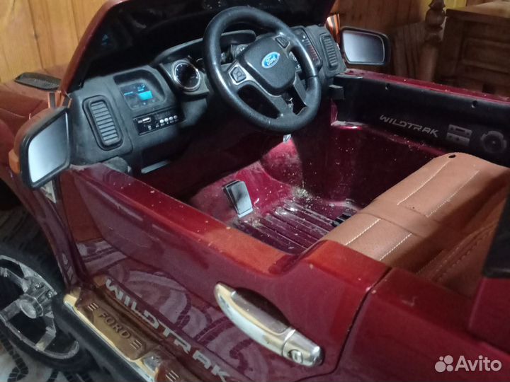 Детский электромобиль двухместный бу
