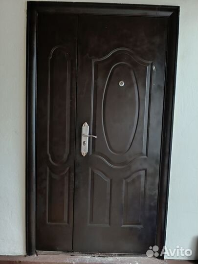 Дверь двухстворчатая бу