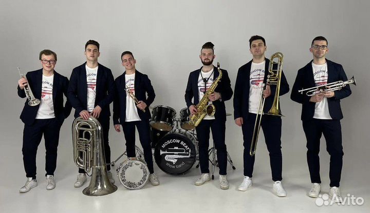 Музыканты на мероприятие /саксофонист