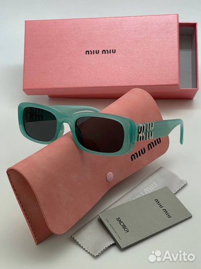 Солнцезащитные очки miu miu