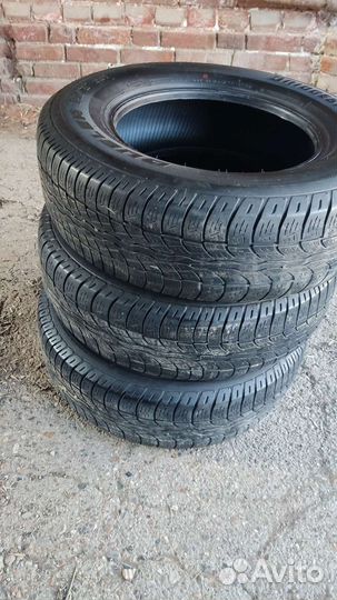 Bridgestone Dueler H/T 687 225/70 R16