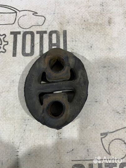 Крепление глушителя Toyota Rav4 A30 1azfe 2006