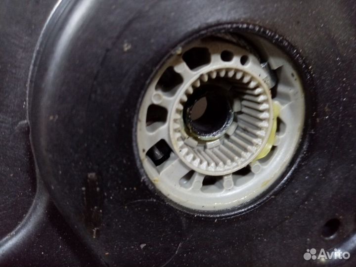 Б/У Стеклоподъемник задний правый#001