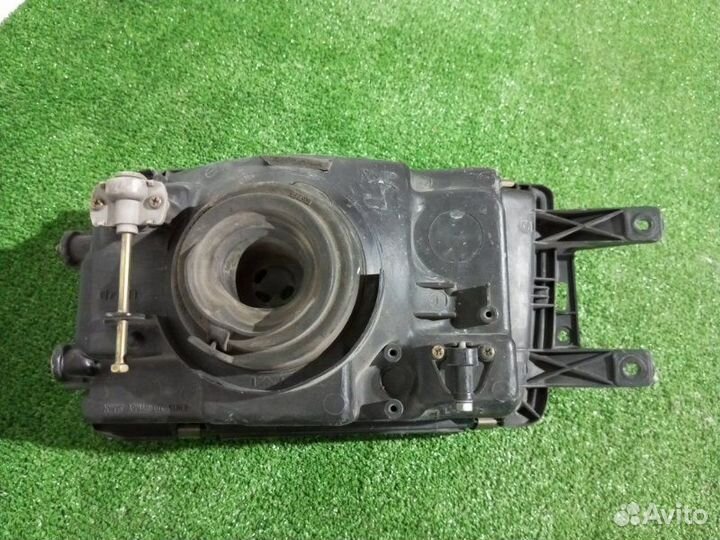 Фара галогеновая правая Mitsubishi Rvr N23W