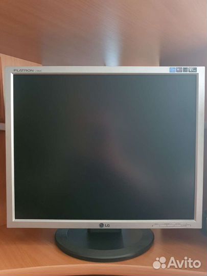 Монитор LG Flatron L1950