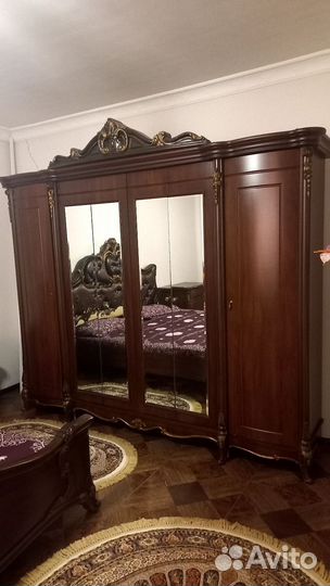 Спальный гарнитур