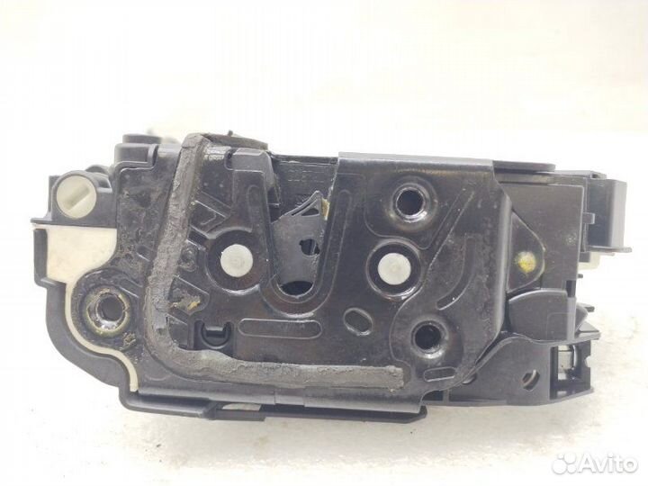 Замок двери задний левый Volkswagen Tiguan 1 2.0